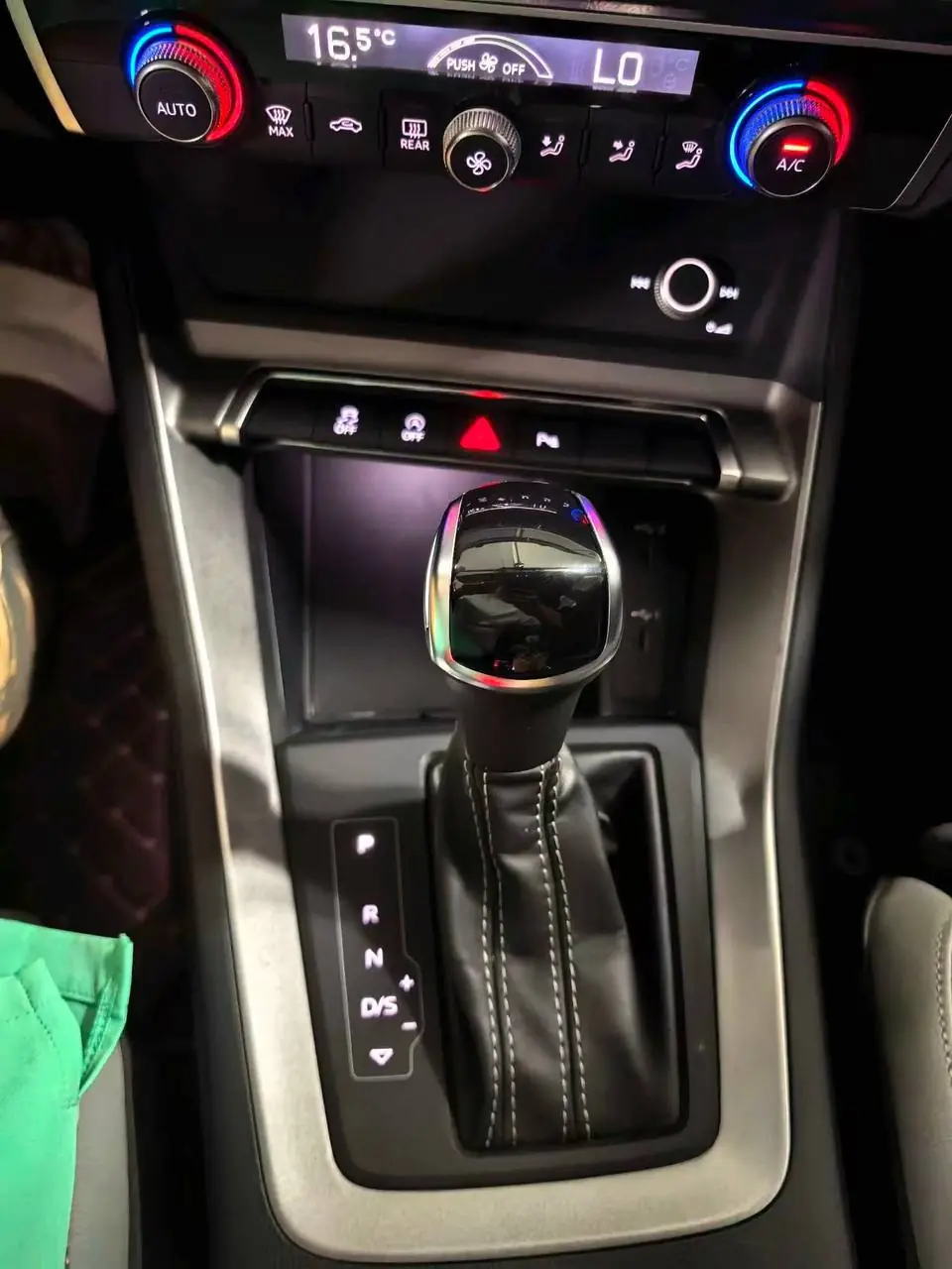 Audi Q3 35 TFSI, фото 12