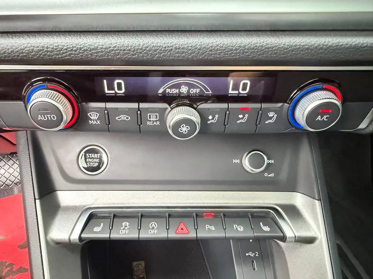 Audi Q3 35 TFSI, фото 12