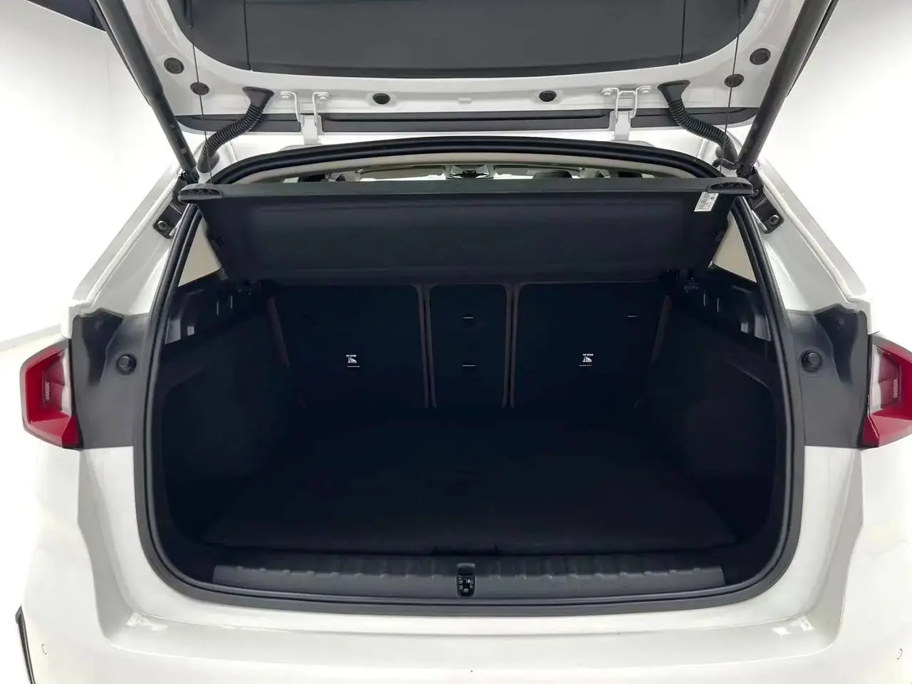BMW X1 sDrive20Li 1.5T, фото 4