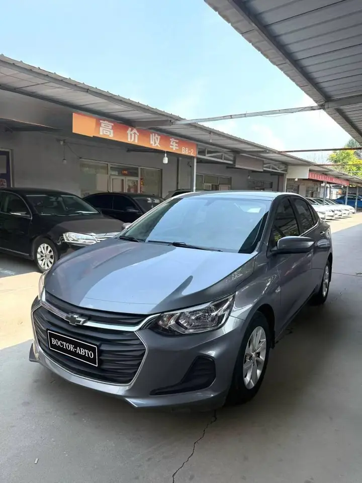 Chevrolet Onix 1.0T AT