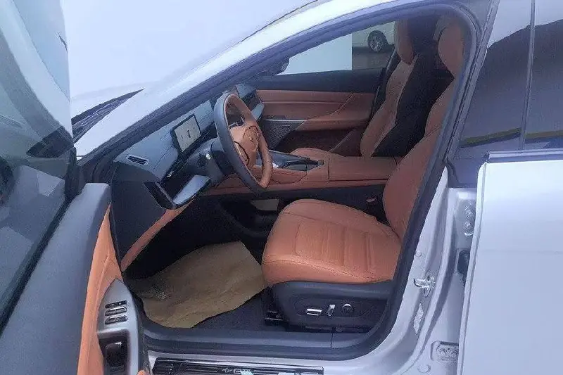 Dongfeng eπ007 EREV 200, фото 5