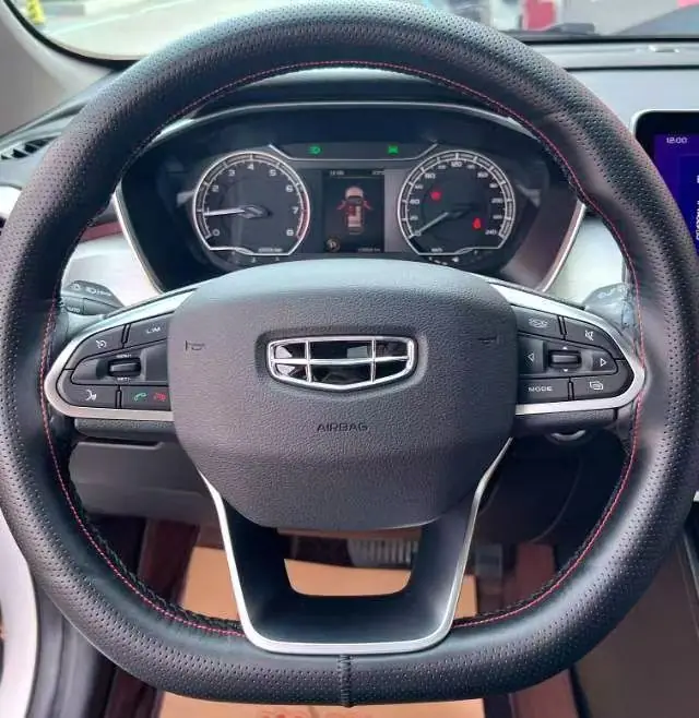 Geely Coolray 1.4T DCT, фото 7