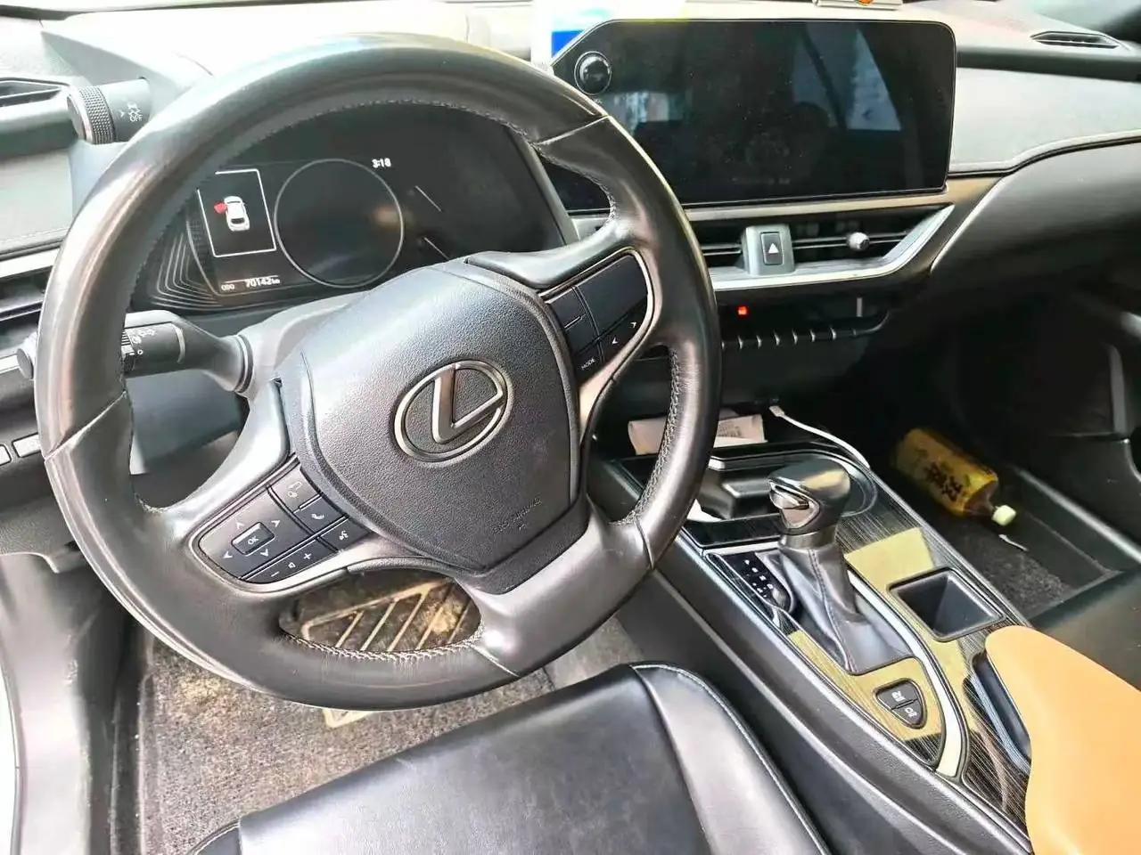 Lexus UX260h 2.0 Hybrid, фото 4