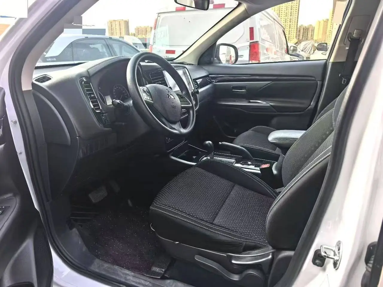 Mitsubishi Outlander 2.0, фото 7