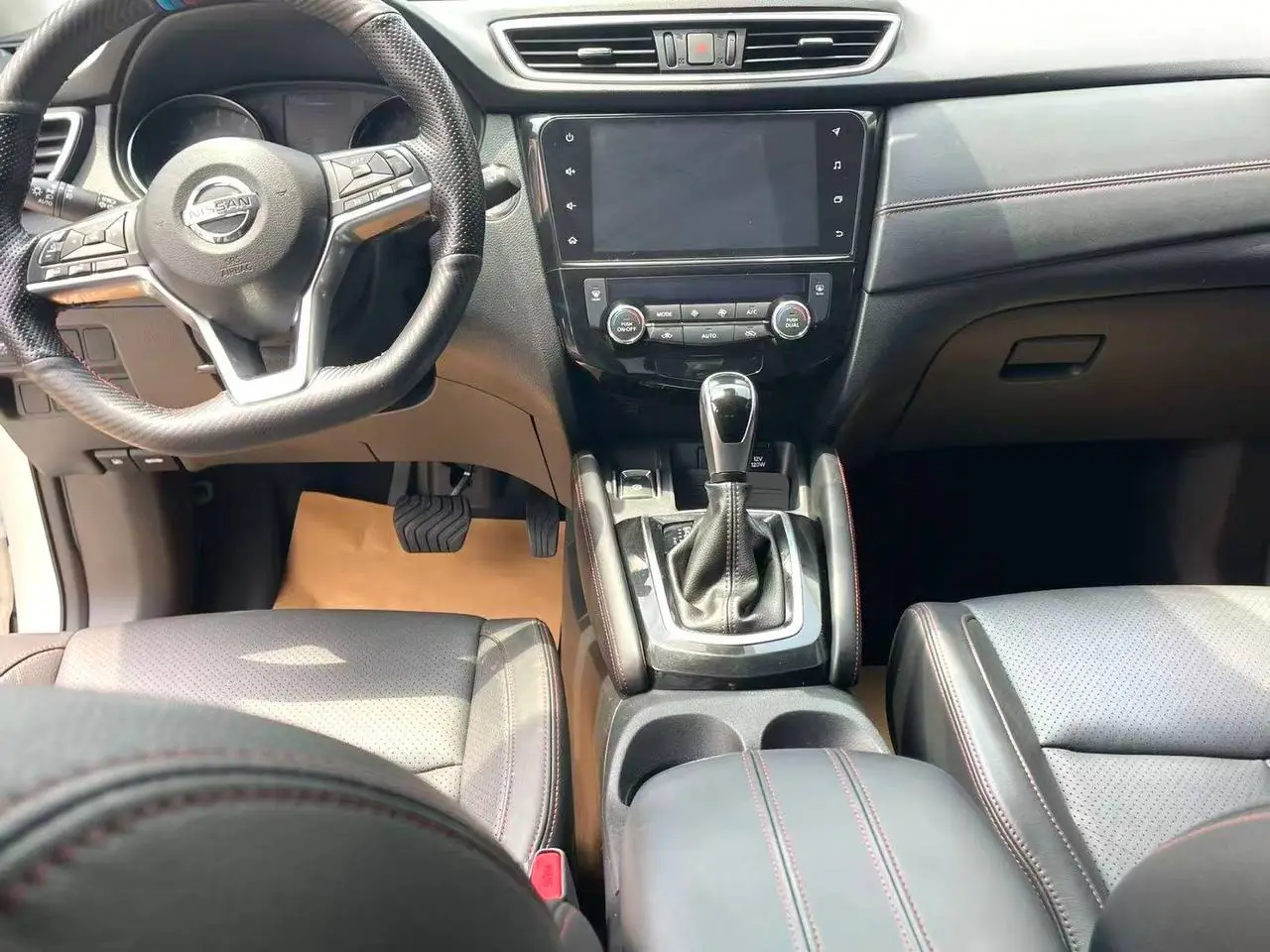 Nissan Qashqai 2.0, фото 4