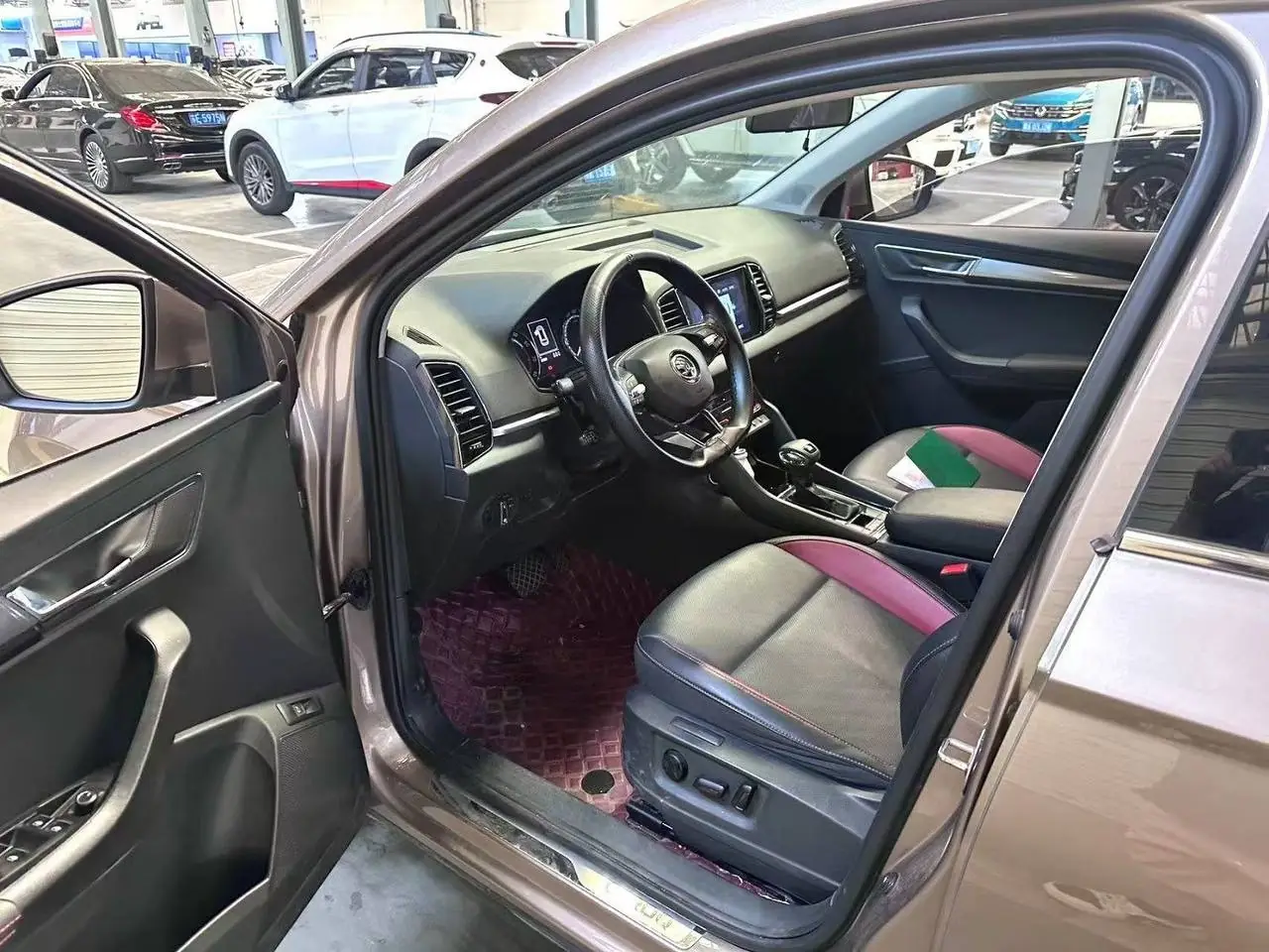 Skoda Karoq 1.4TSI TSI280 Flagship, фото 4