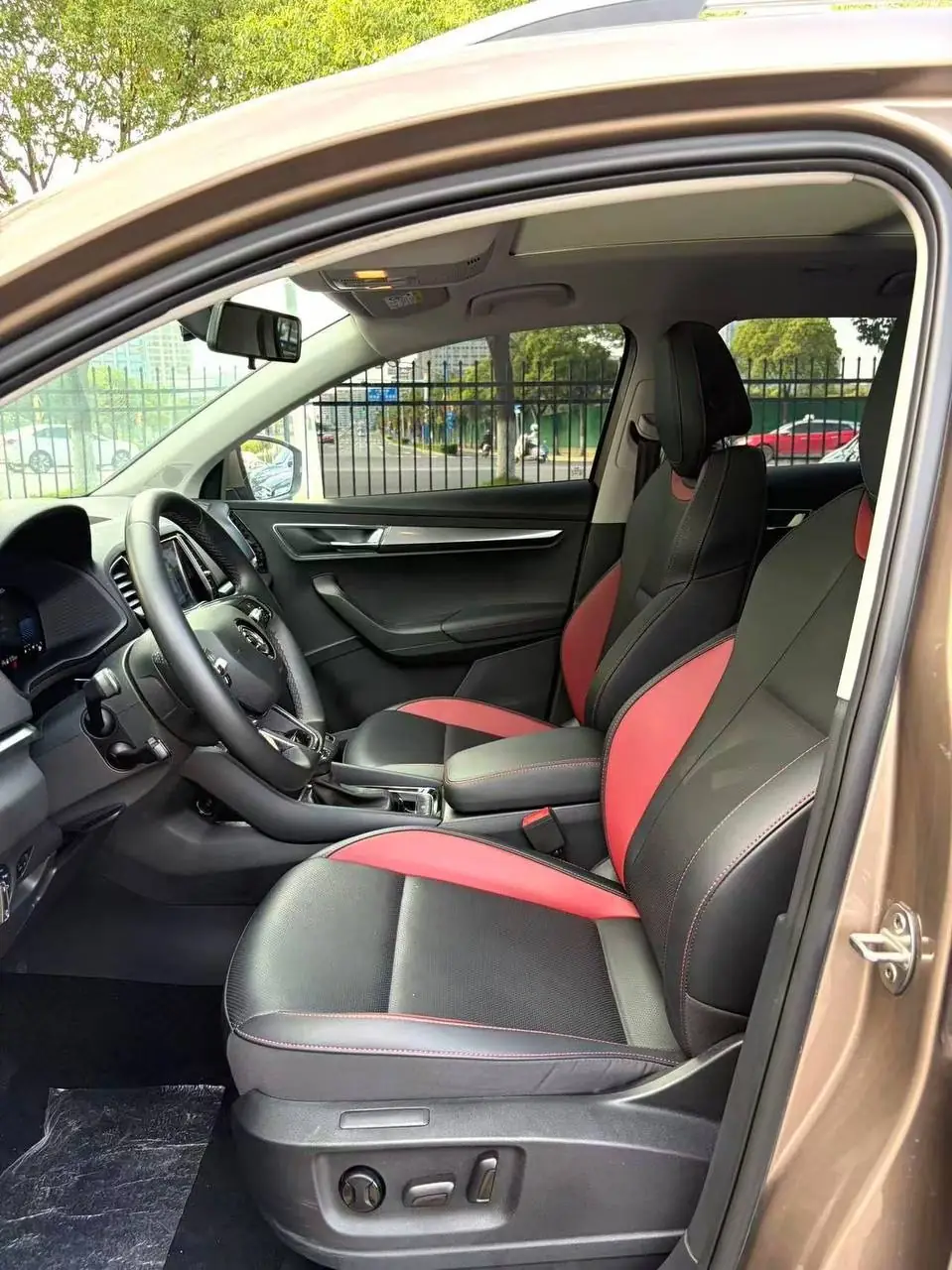 Skoda Karoq 1.4TSI TSI280 Luxury, фото 6