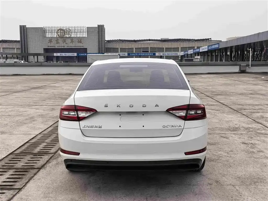 Skoda Octavia 1.5L, фото 4