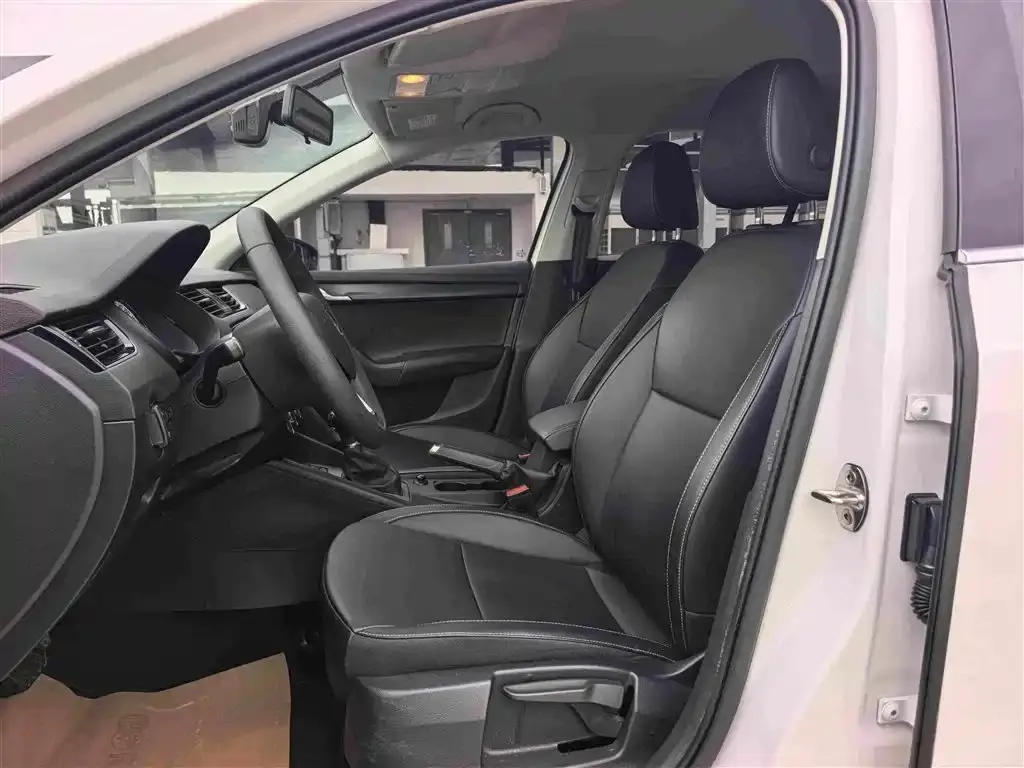 Skoda Octavia 1.5L, фото 6