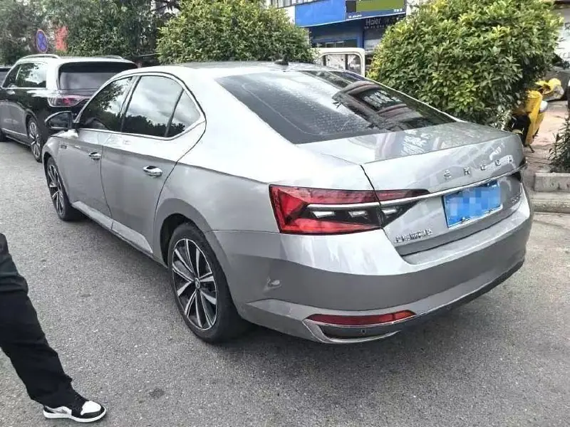 Skoda Superb 1.4TSI TSI280 Premium, фото 2
