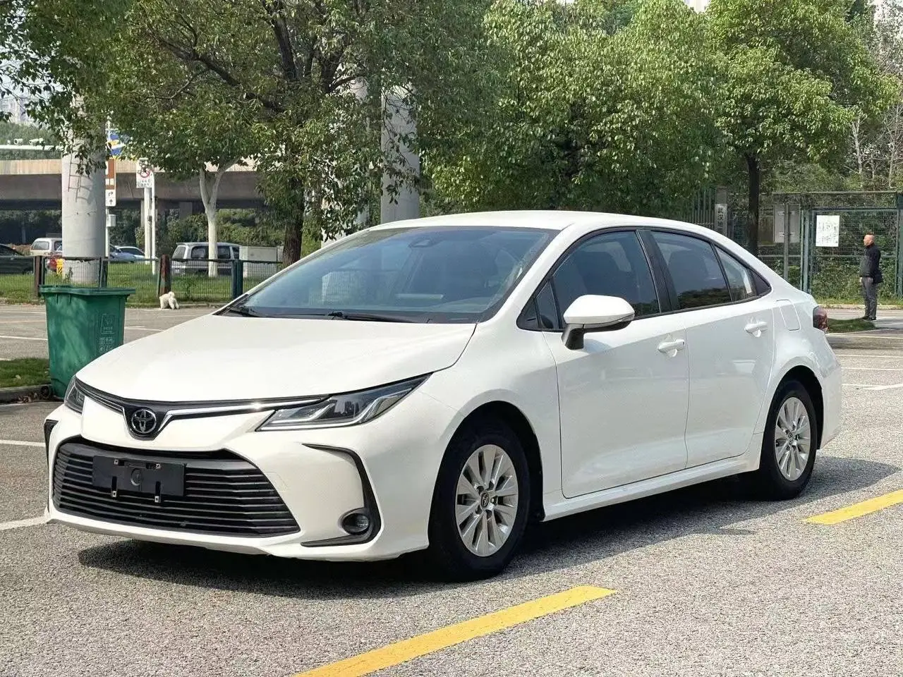 Toyota Corolla 1.5 CVT, фото 1