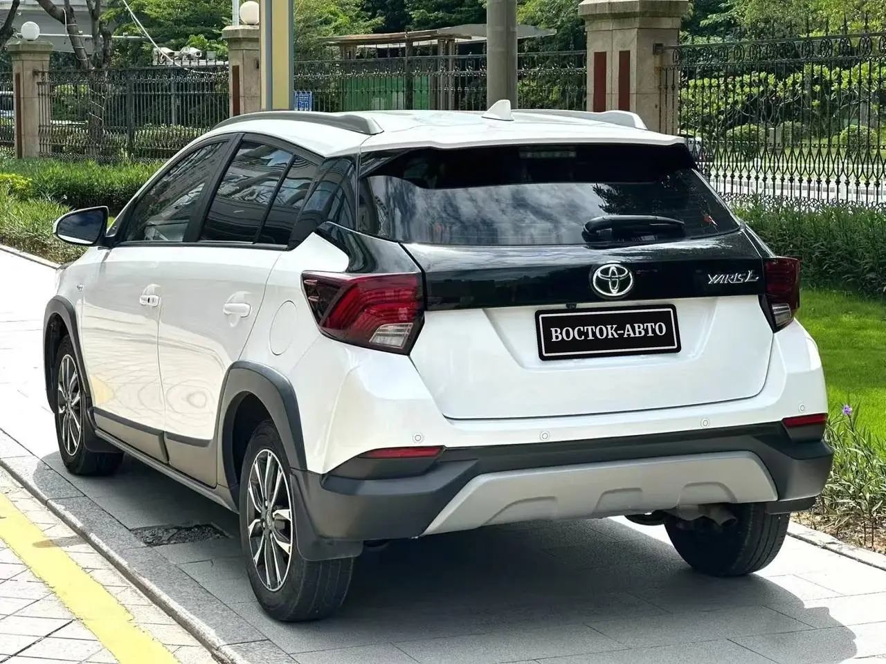 Toyota Yaris L X 1.5 CVT, фото 4