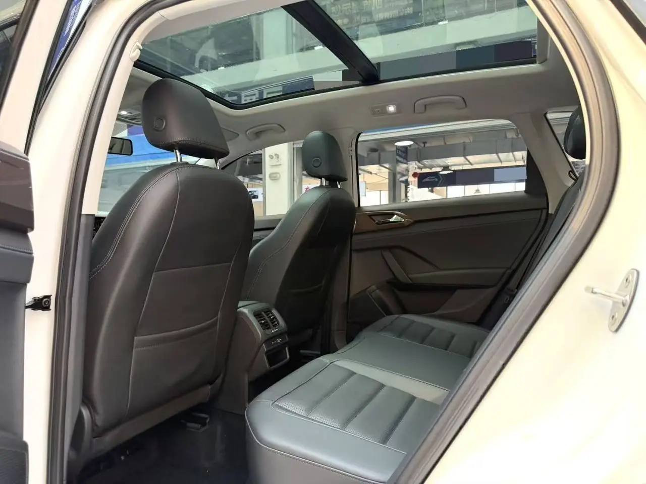 Volkswagen Tharu 280TSI, фото 9