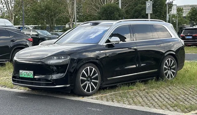AITO M9