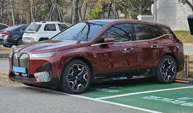 BMW iX
