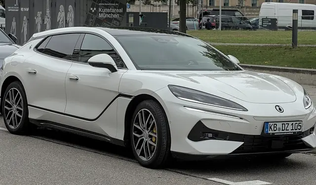 Denza Z9 GT