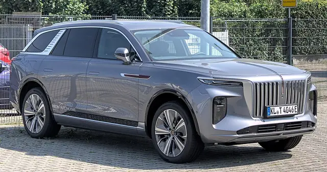 Hongqi E-HS9