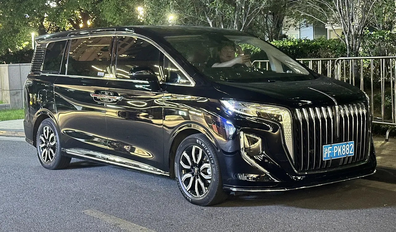 Hongqi HQ9