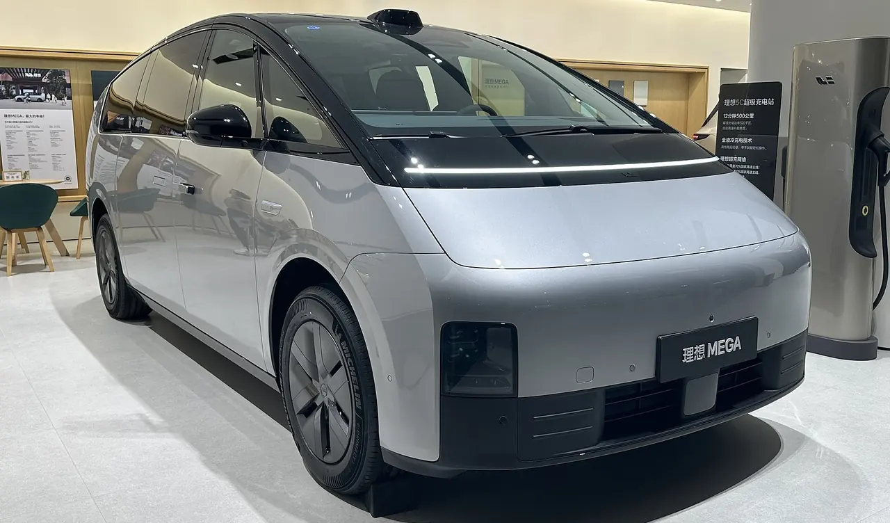 Li Auto MEGA