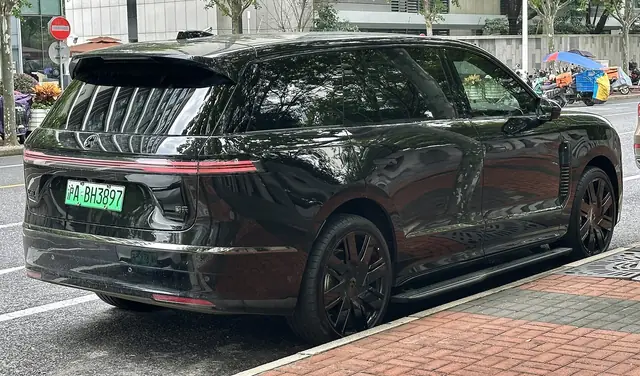 NIO ES9