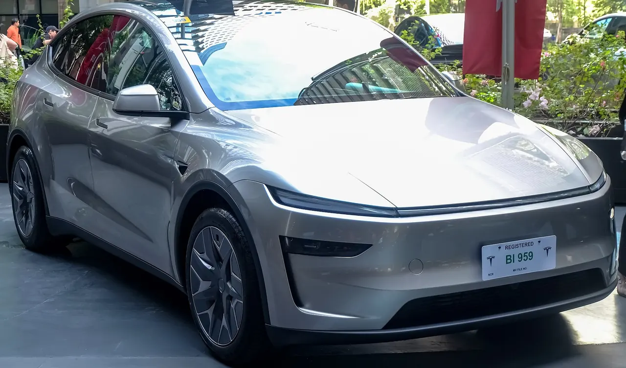 Tesla Model Y L